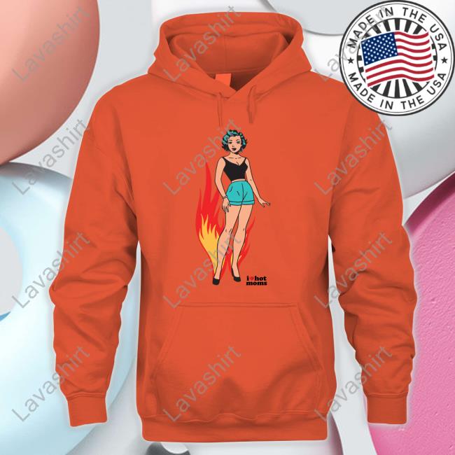 Official I Heart Hot Moms Pose T-Shirt